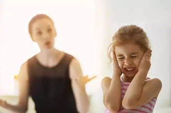 隐性自卑者: 看似傲娇自信,内心却无比自卑